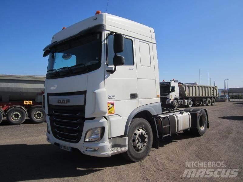 DAF XF105 460 Vetopöytäautot