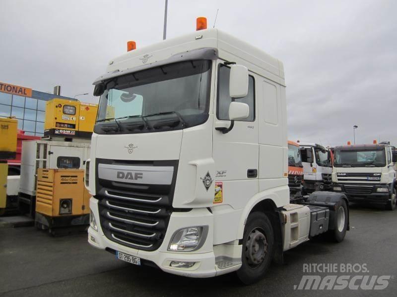 DAF XF105 460 Vetopöytäautot