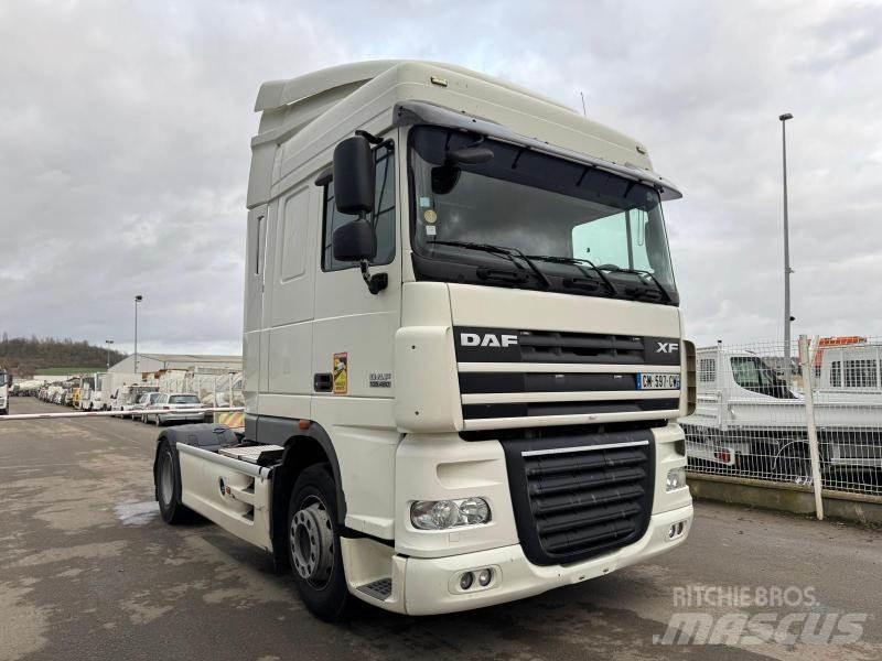 DAF XF105 460 Vetopöytäautot