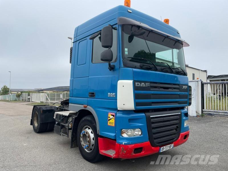 DAF XF105 460 Vetopöytäautot