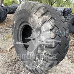 BKT 14.00X24 Renkaat ja vanteet