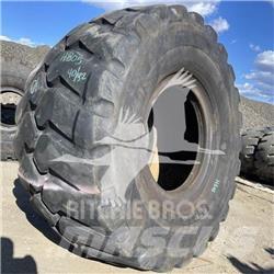 BKT 35/65R33 Renkaat ja vanteet