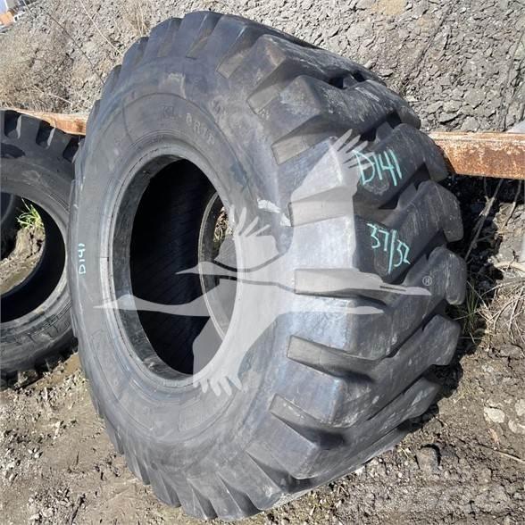 JCB 20.5X25 Renkaat ja vanteet