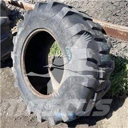 Titan 17.5L24 Renkaat ja vanteet
