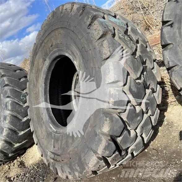 Titan 20.5R25 Renkaat ja vanteet