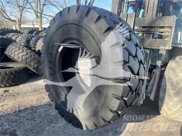 Titan 20.5R25 Renkaat ja vanteet