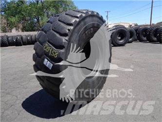 Titan 26.5R25 Renkaat ja vanteet