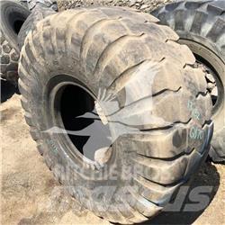 Toyo 23.5R25 Renkaat ja vanteet
