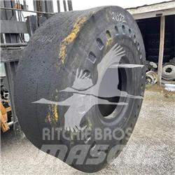 Toyo 26.5X25 Renkaat ja vanteet