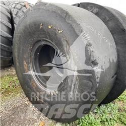Toyo 26.5X25 Renkaat ja vanteet