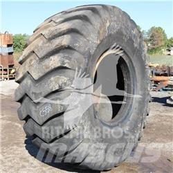Toyo 33.25x35 Renkaat ja vanteet