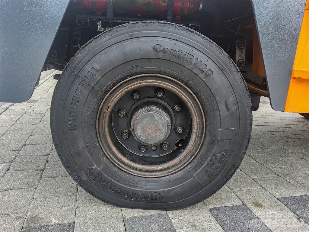  ATA 8500 4x4 Vetotrukit