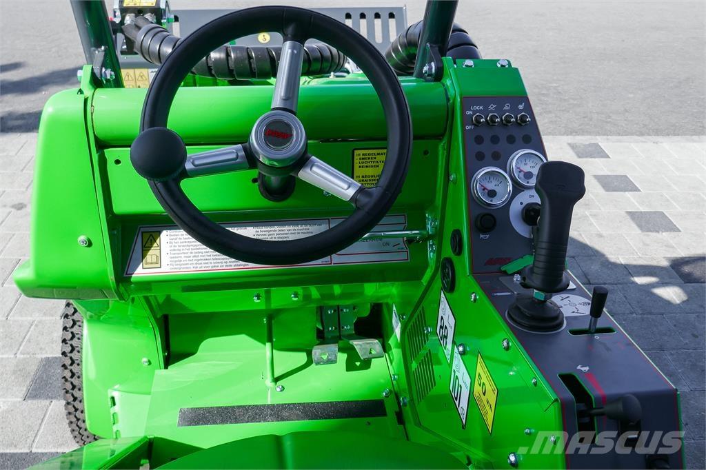 Avant M 423 Minikaivukoneet < 7t