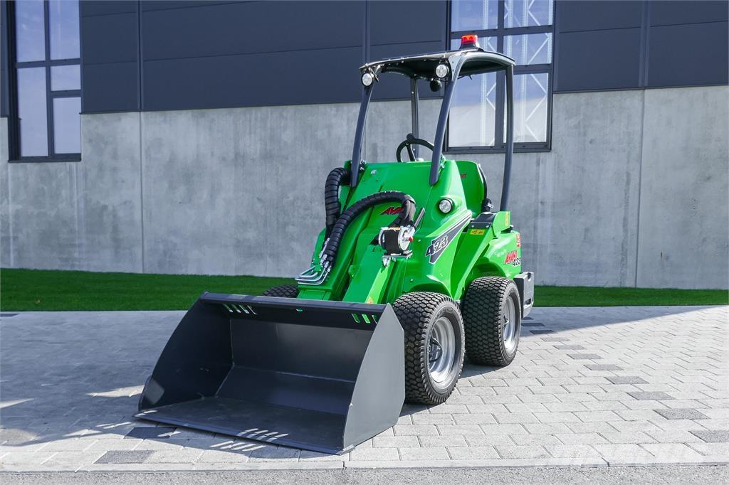 Avant M 423 Minikaivukoneet < 7t