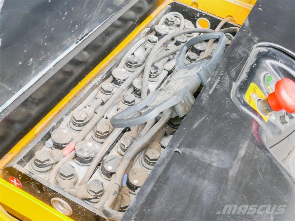 Hyster S 1.4-40 Käyden ajettavat pinoamistrukit