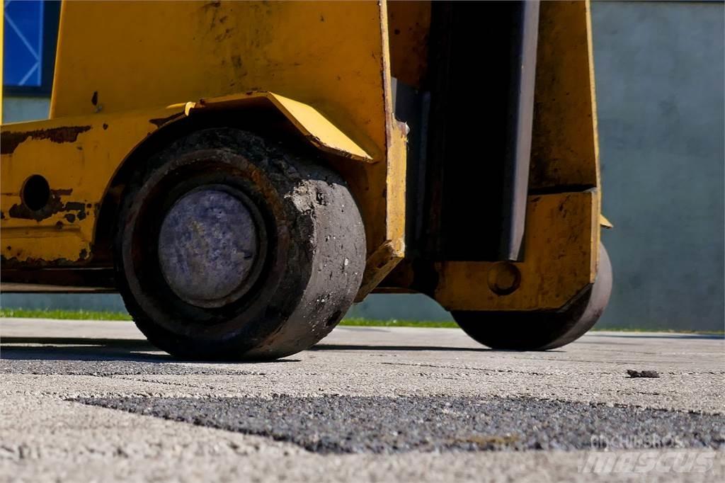 Linde L12 Käyden ajettavat pinoamistrukit