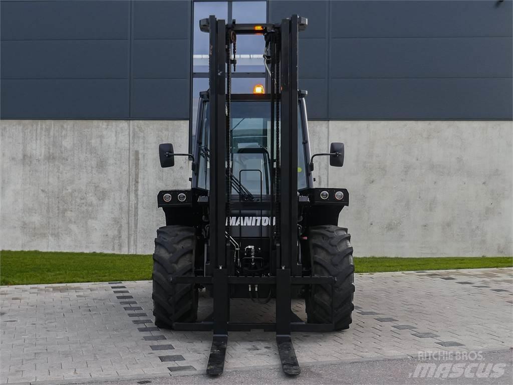 Manitou M 30-4 Maastotrukit