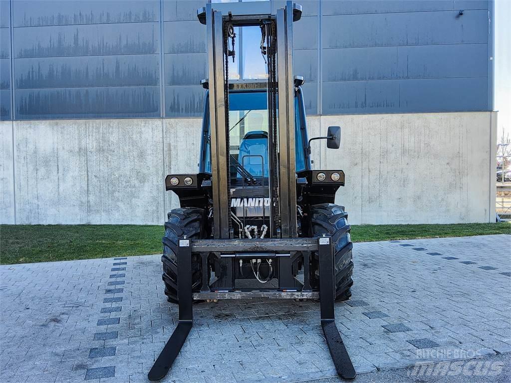 Manitou M 30-4 Maastotrukit