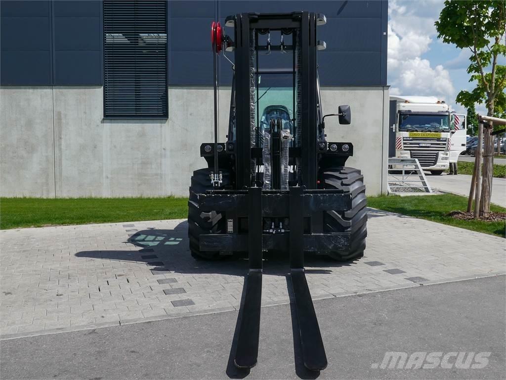 Manitou M 50-4 Maastotrukit