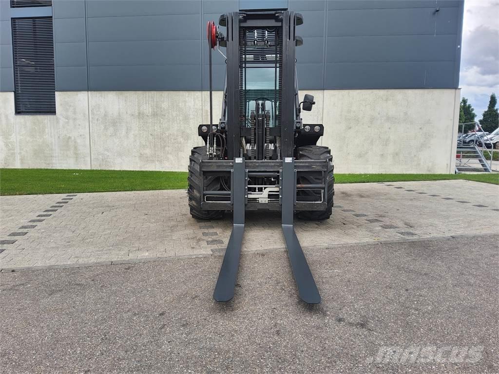 Manitou M 50-4 Maastotrukit
