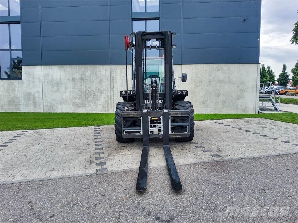 Manitou M 50-4 Maastotrukit