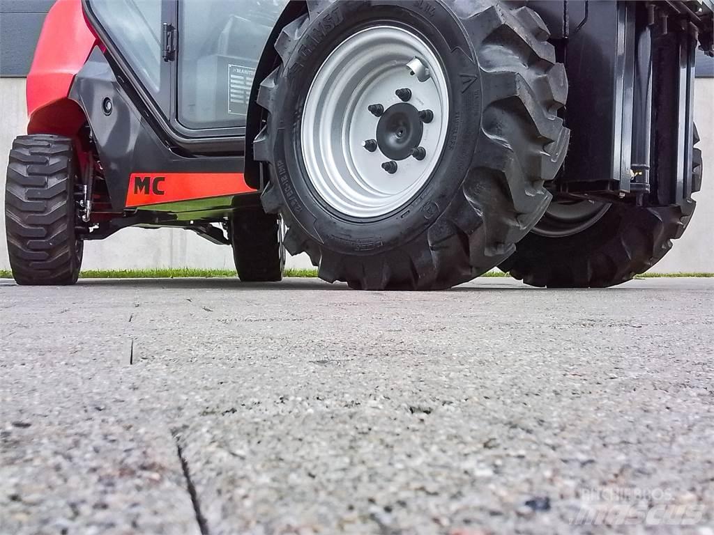 Manitou MC 25-4 Maastotrukit