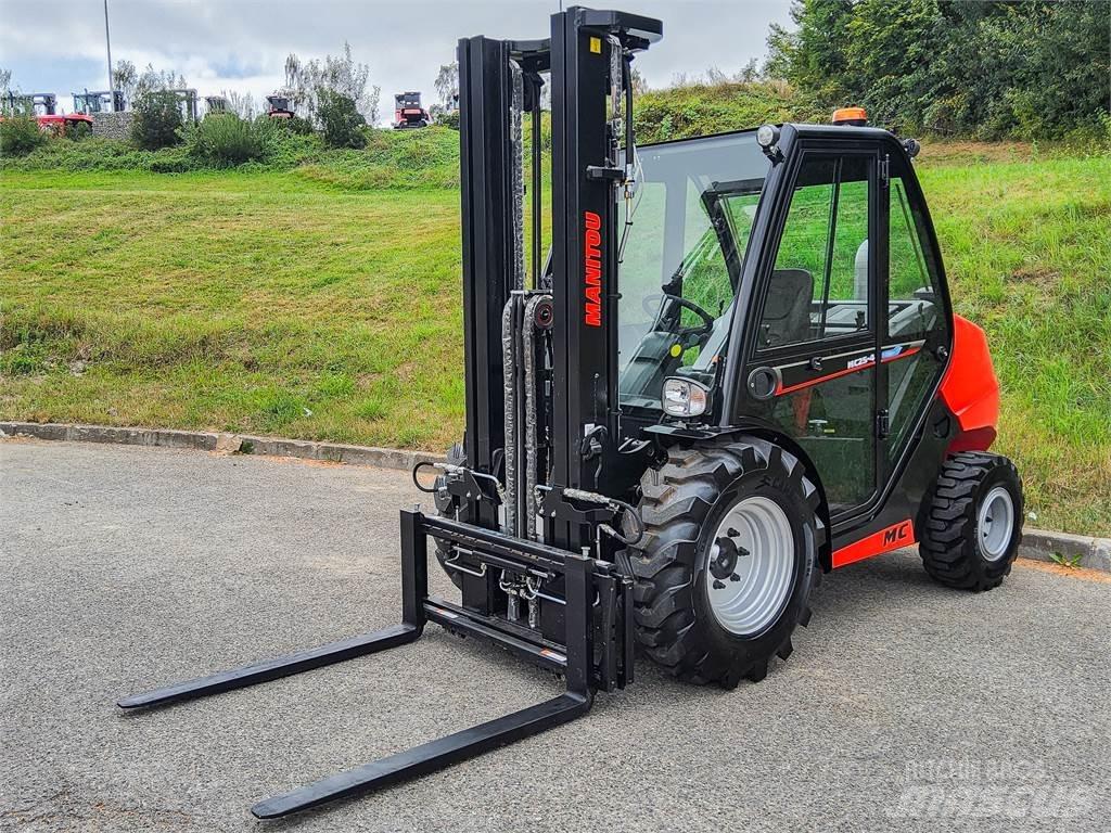 Manitou MC 25-4 Maastotrukit