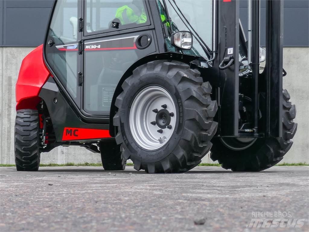 Manitou MC 30-4 Maastotrukit