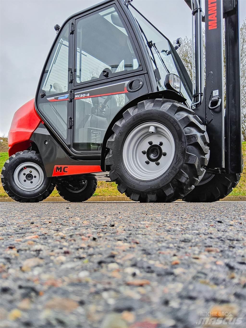 Manitou MC 30-4 Maastotrukit