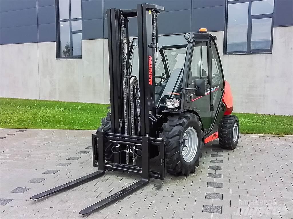 Manitou MC 30-4 Maastotrukit