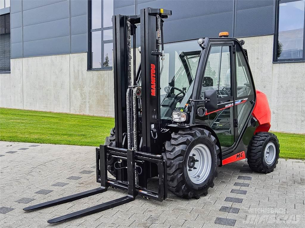 Manitou MC 30-4 Maastotrukit
