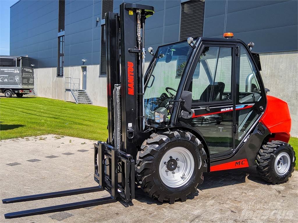Manitou MC 30-4 Maastotrukit