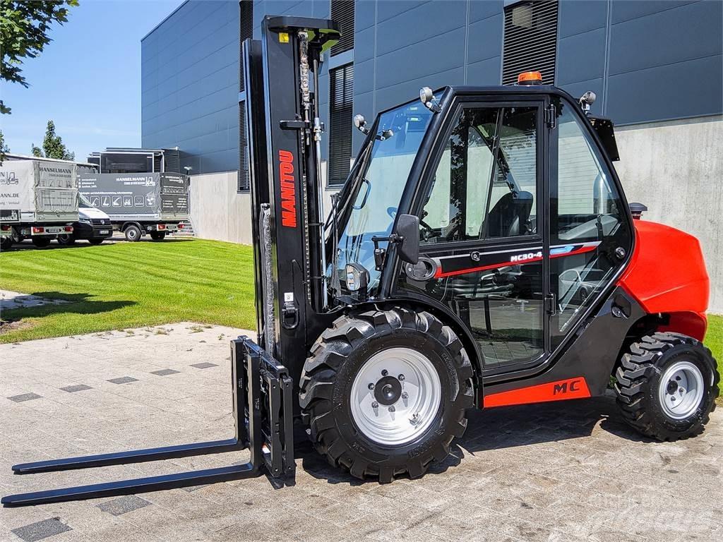 Manitou MC 30-4 Maastotrukit