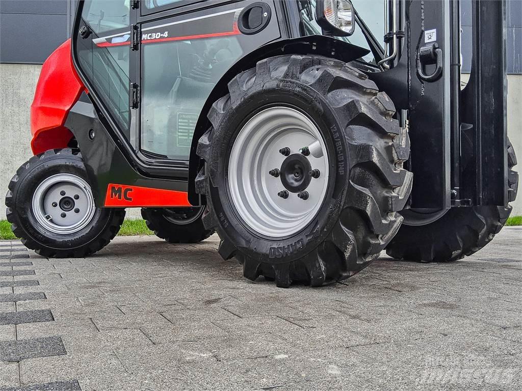Manitou MC 30-4 Maastotrukit