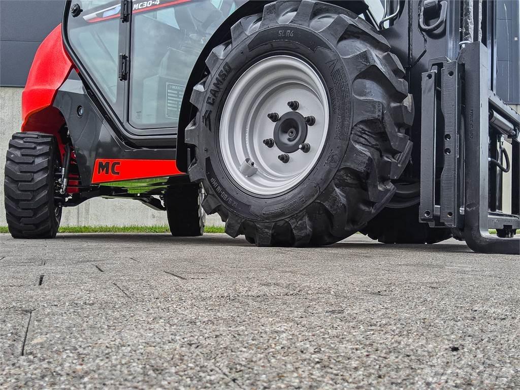 Manitou MC 30-4 Maastotrukit