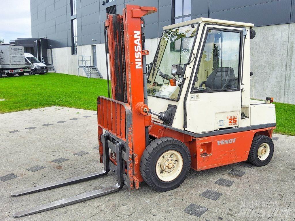 Nissan EH02F25U Dieseltrukit