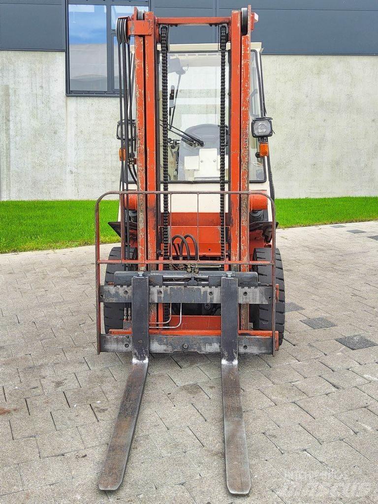 Nissan EH02F25U Dieseltrukit