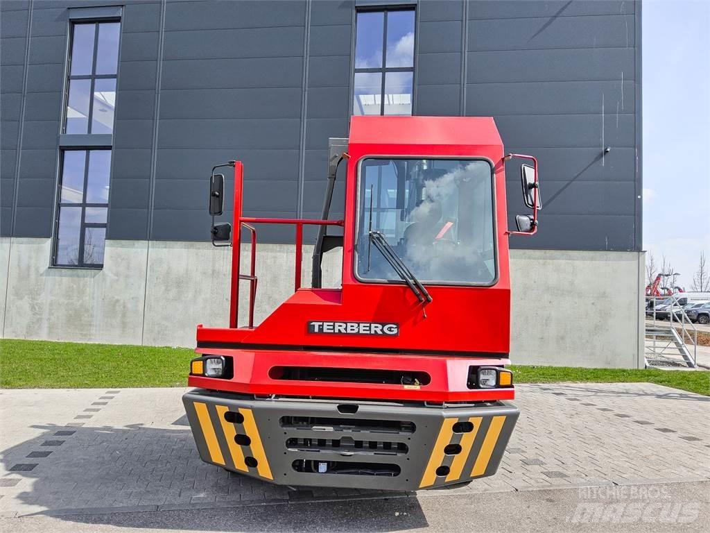 Terberg YT 220 Terminaalitraktorit