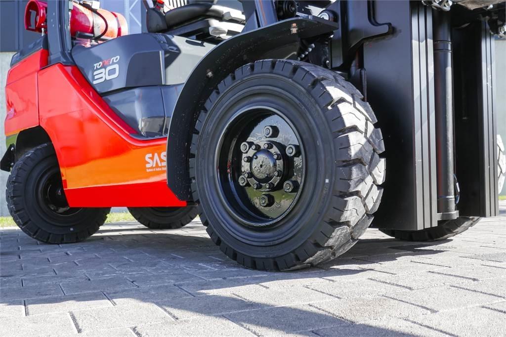 Toyota 02-8FGF30 Nestekaasutrukit