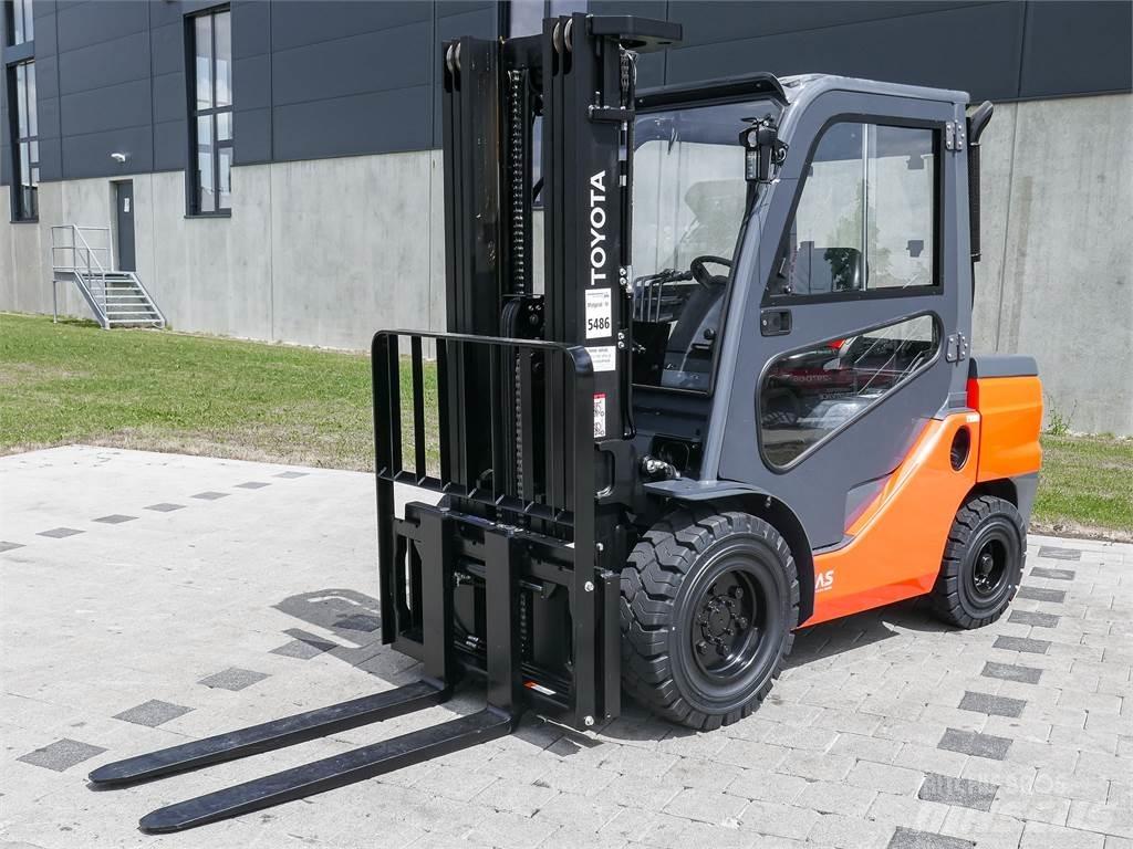 Toyota 52-8FDJF35 Dieseltrukit