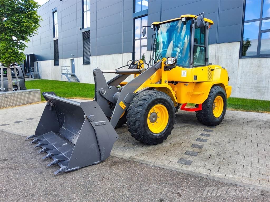 Volvo L 30G Minikaivukoneet < 7t