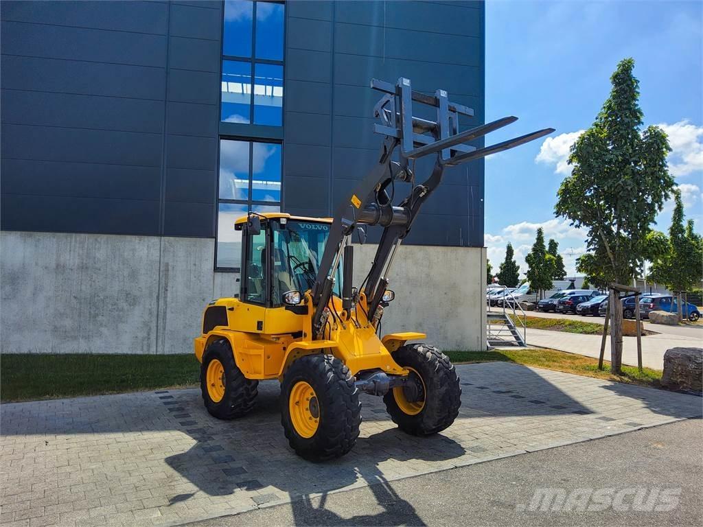 Volvo L 30G Minikaivukoneet < 7t