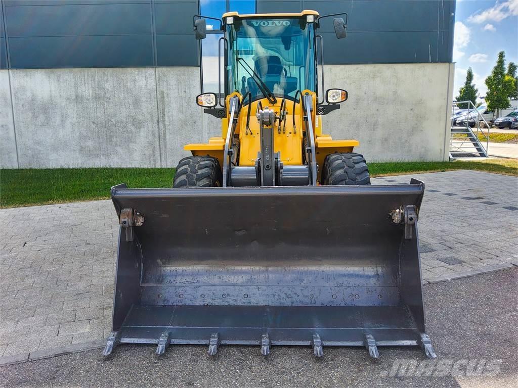 Volvo L 30G Minikaivukoneet < 7t