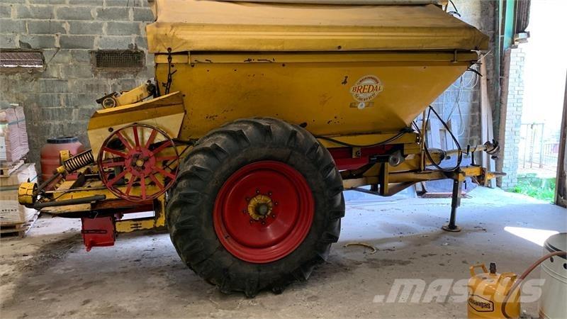 Bredal B 4 Lannoitteenlevittimet