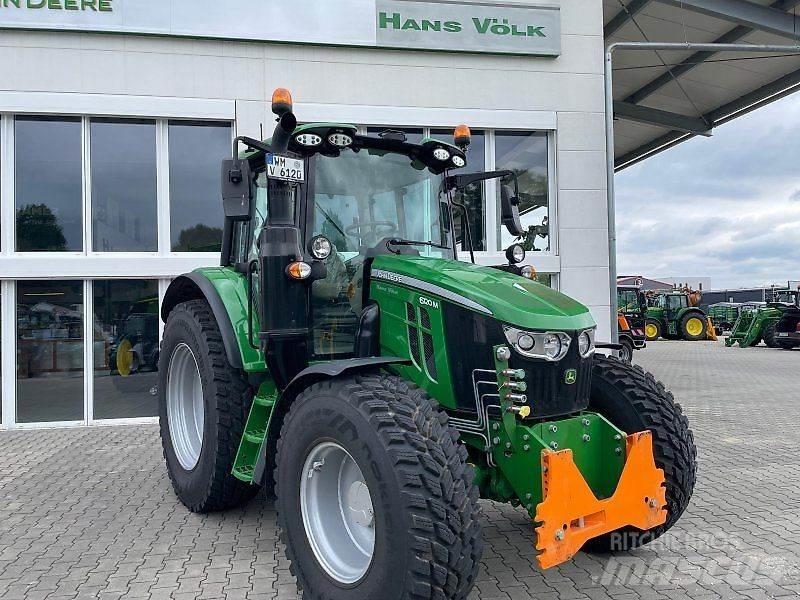 John Deere 6120M Traktorit