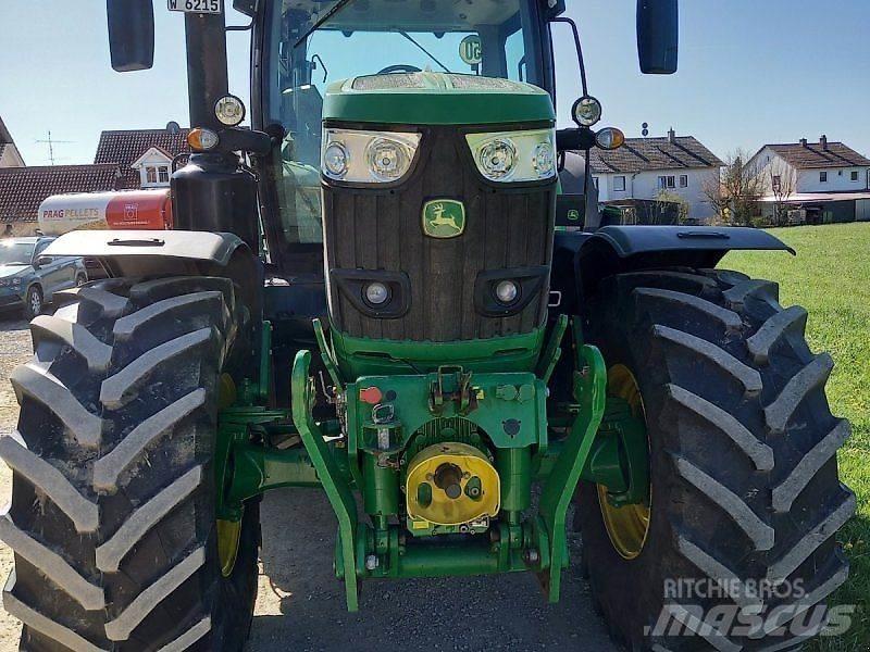 John Deere 6215R Traktorit
