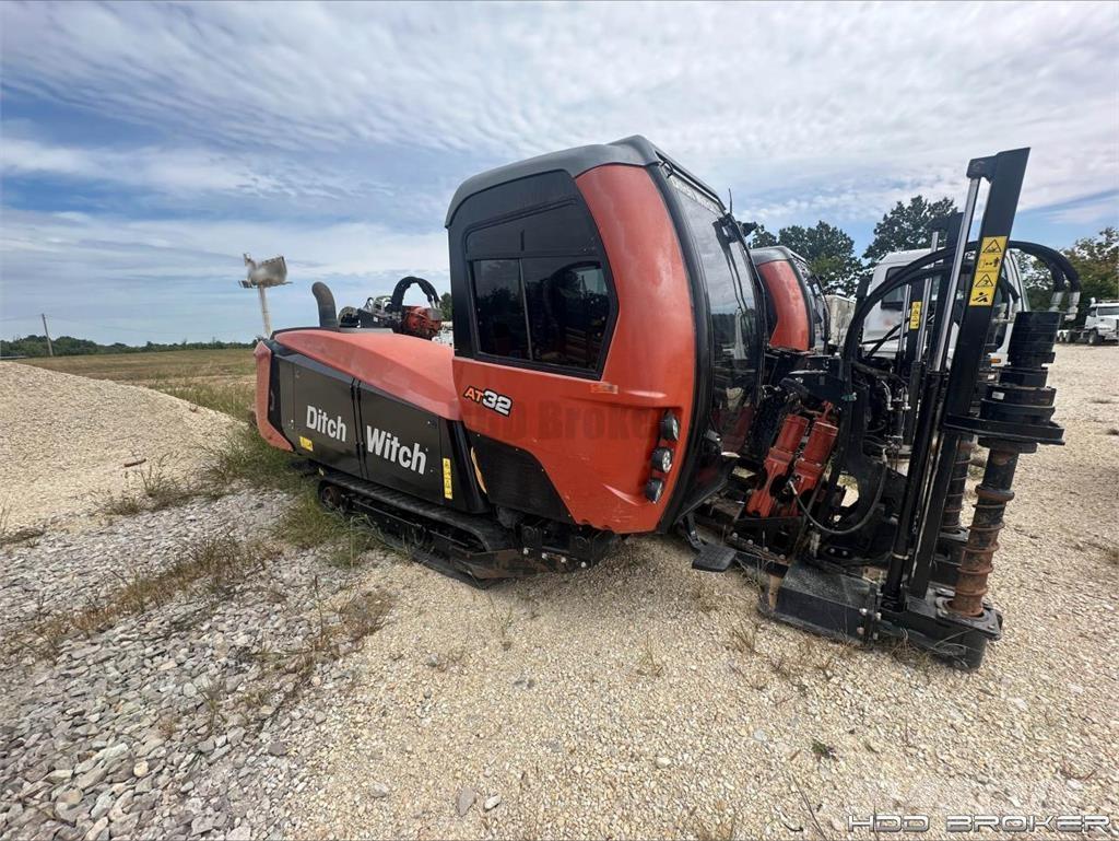Ditch Witch AT32 Vaakaporauslaitteet