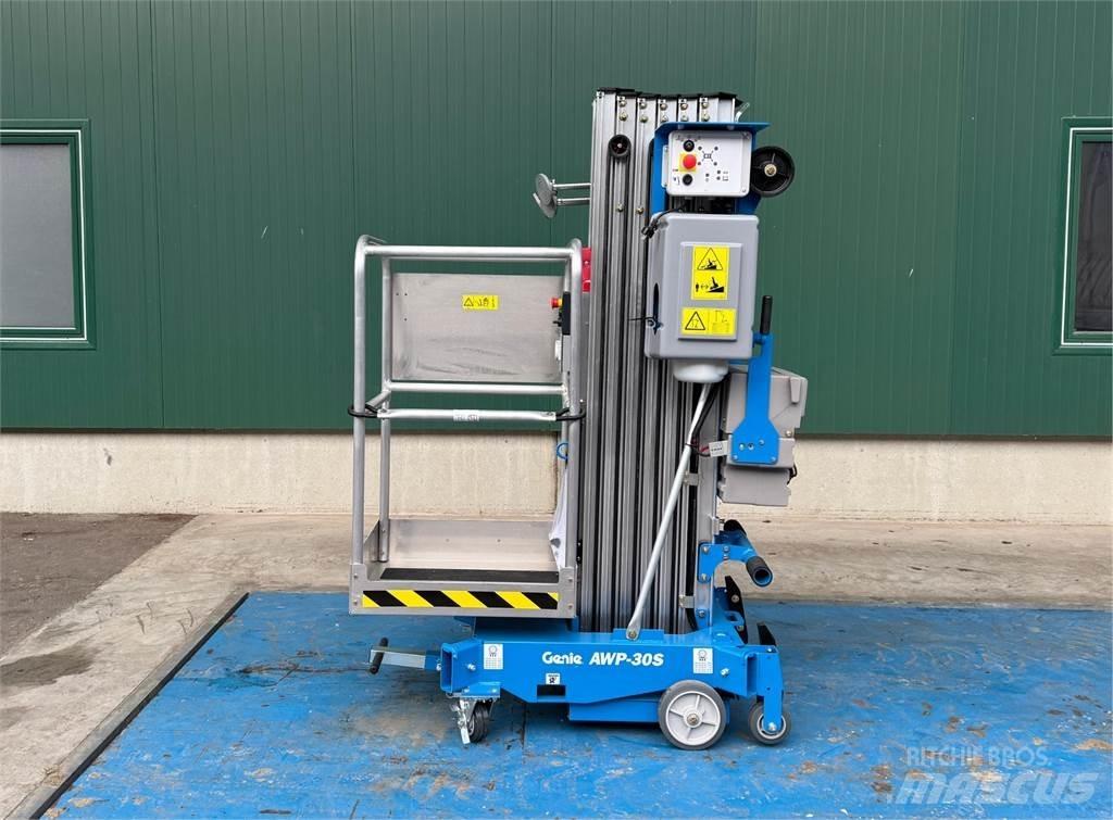 Genie AWP-30S AC Muut henkilönosturit