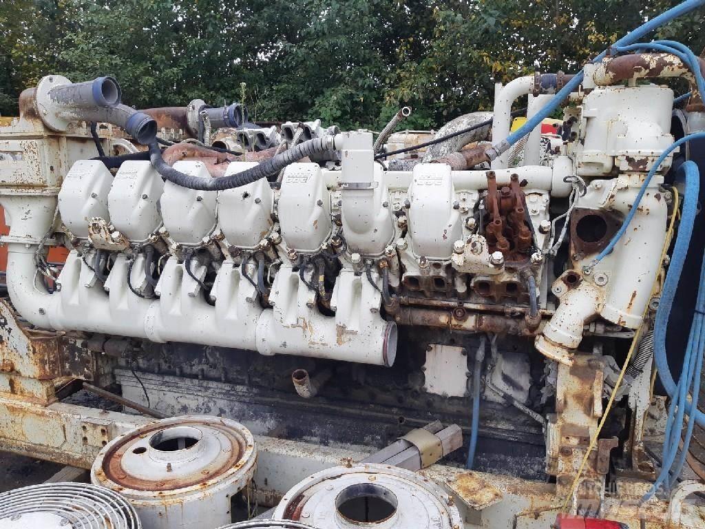 Komatsu 930E Moottorit
