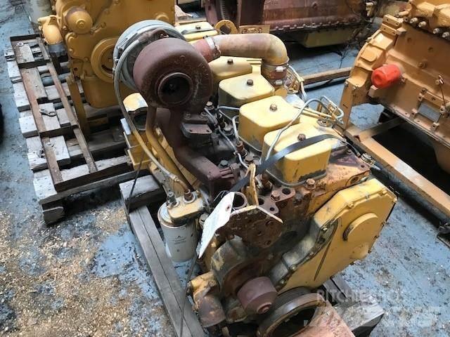 Komatsu S6D102 Moottorit